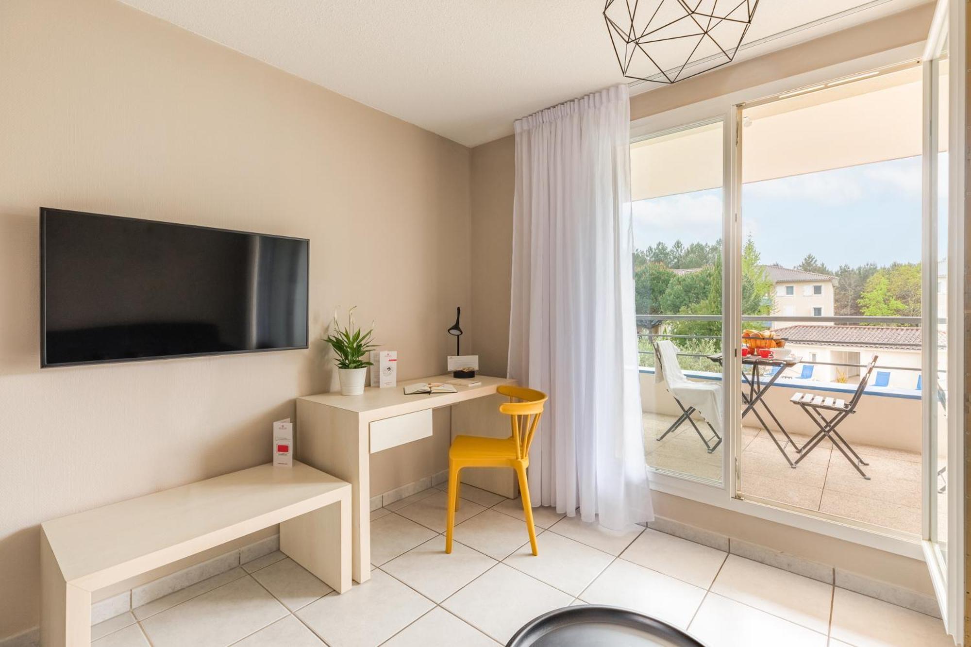 Appart'City Classic Bordeaux Aeroport St Jean D'Illac Сен-Жан-д'Илак Екстериор снимка
